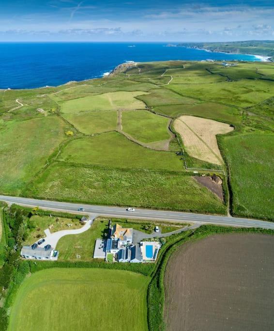 The Old Dairy, Land'S End, Sennen Apartment ภายนอก รูปภาพ